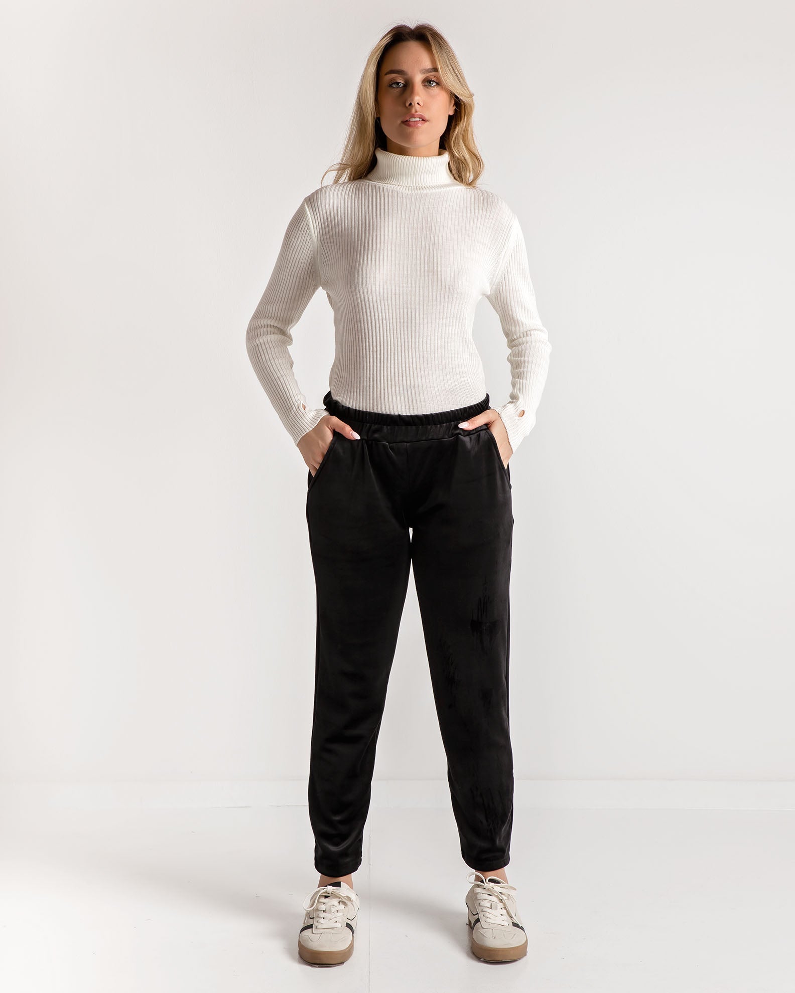 Women's velor pants 'Al44va'-black