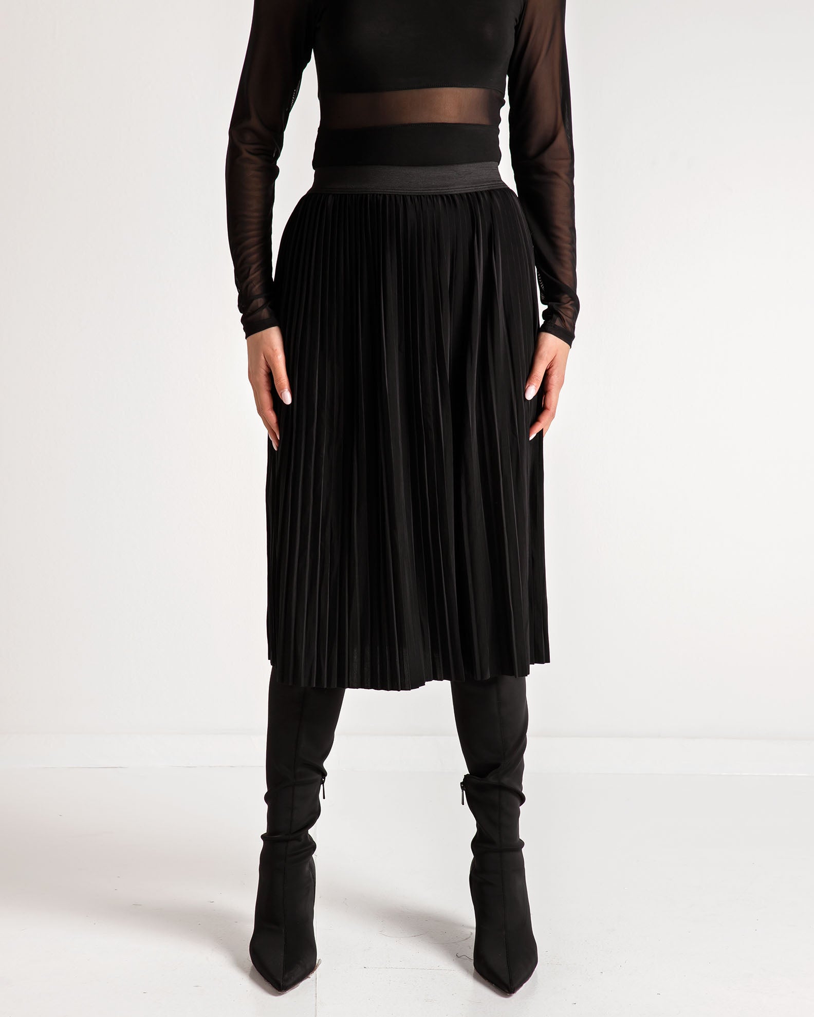 Pleated midi skirt 'Gr44eta'-black