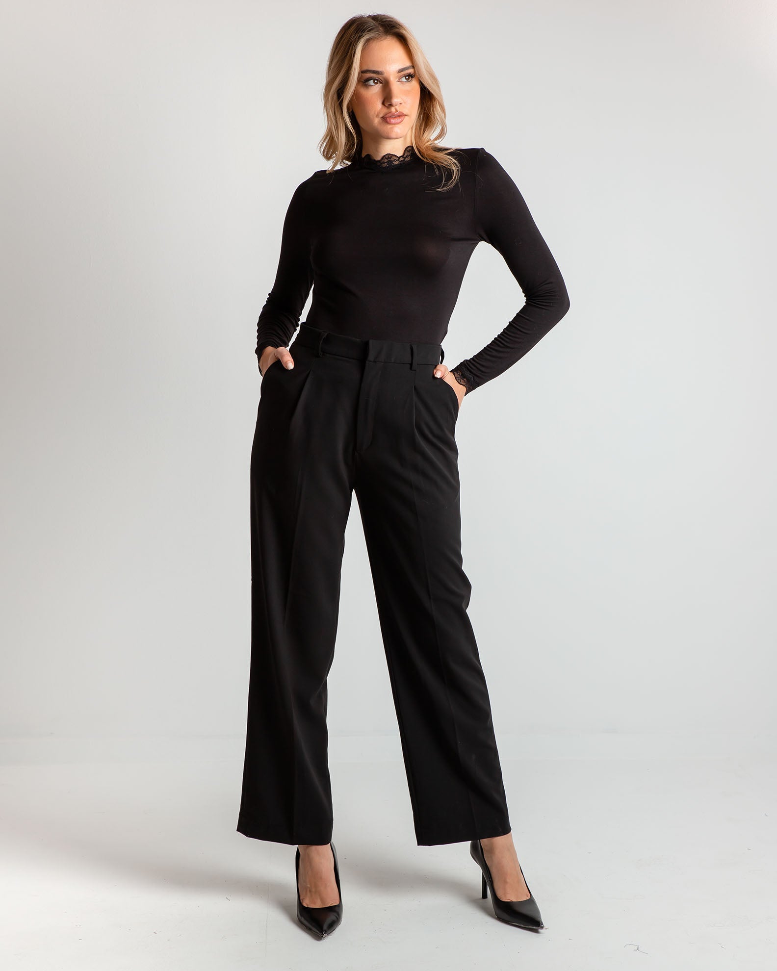 Women's high-waisted pleated trousers 'Fi44nola'-black