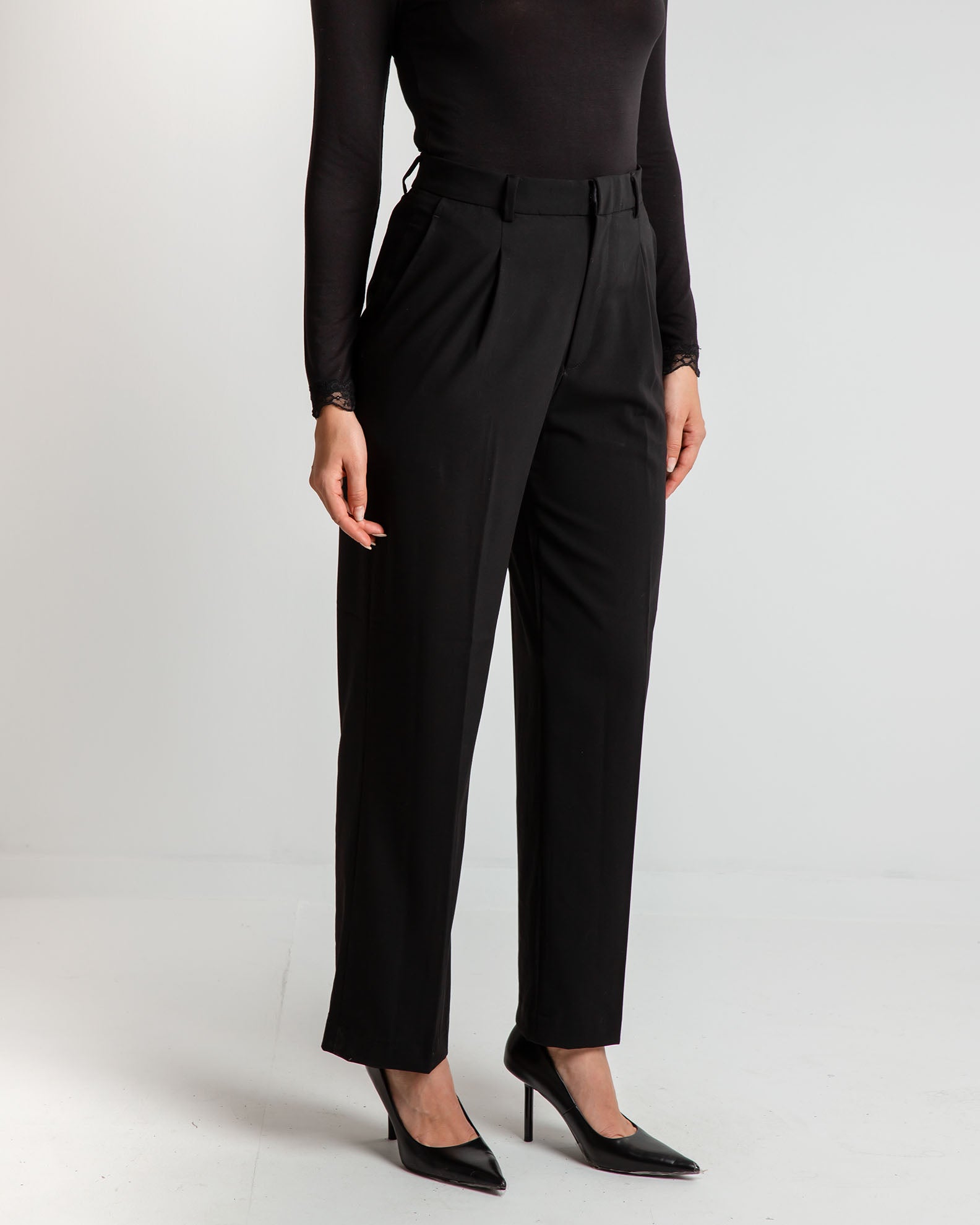 Women's high-waisted pleated trousers 'Fi44nola'-black