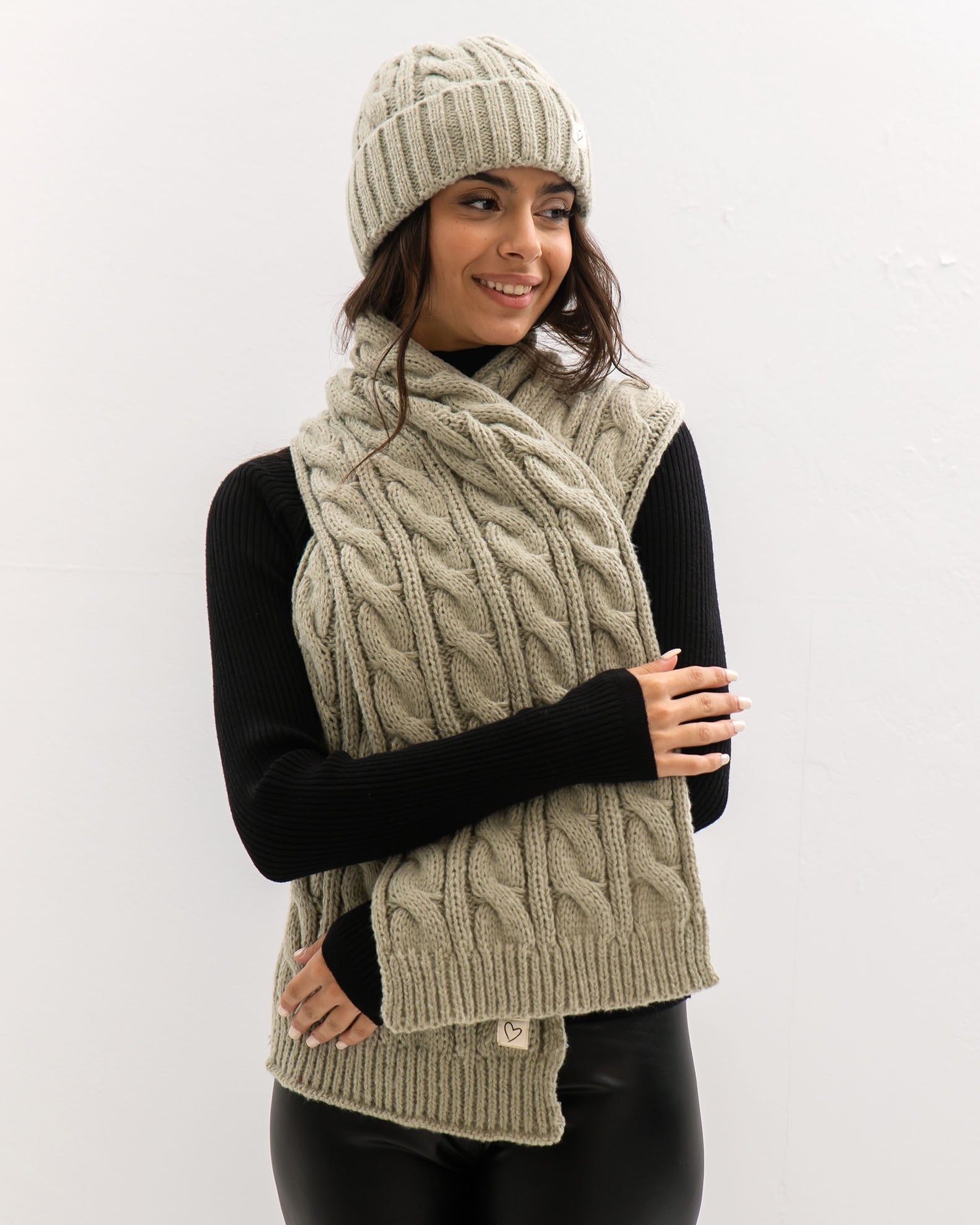 Women's Scarf with Knitting Pattern 'Ge44ma'-forest