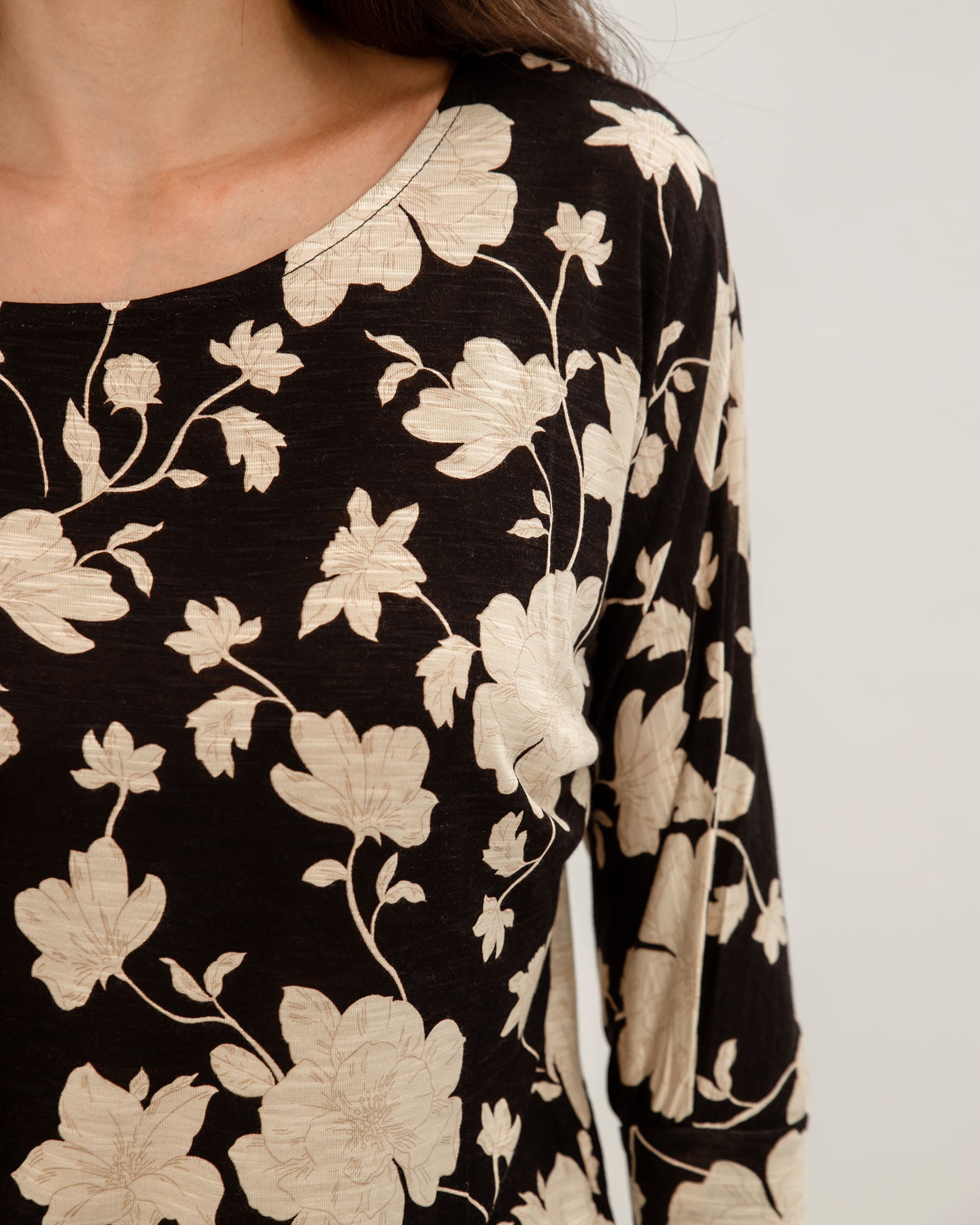 Women's floral blouse 'Fi44lipa'-black flower