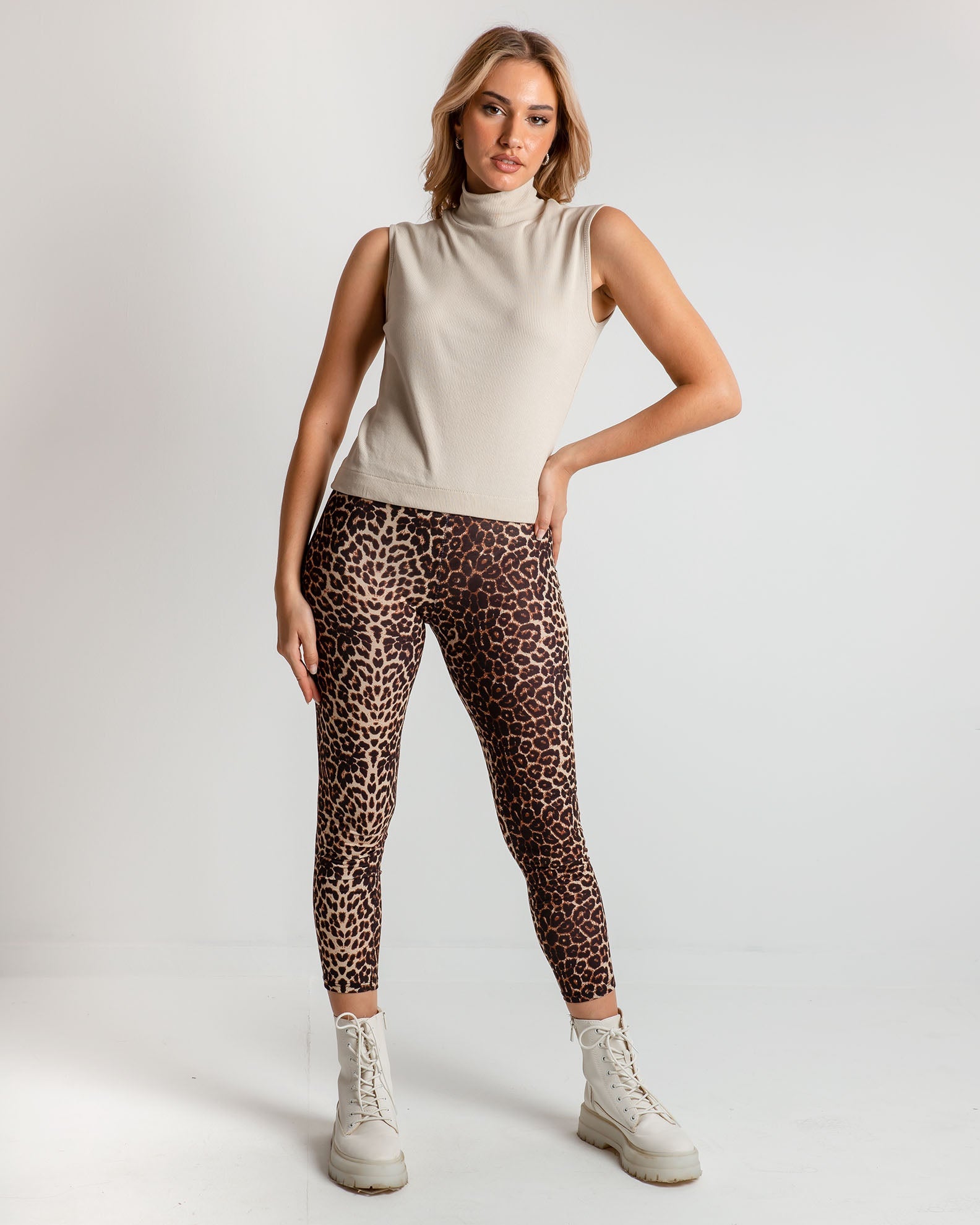 Women's leopard leggings 'Le44on'-leo