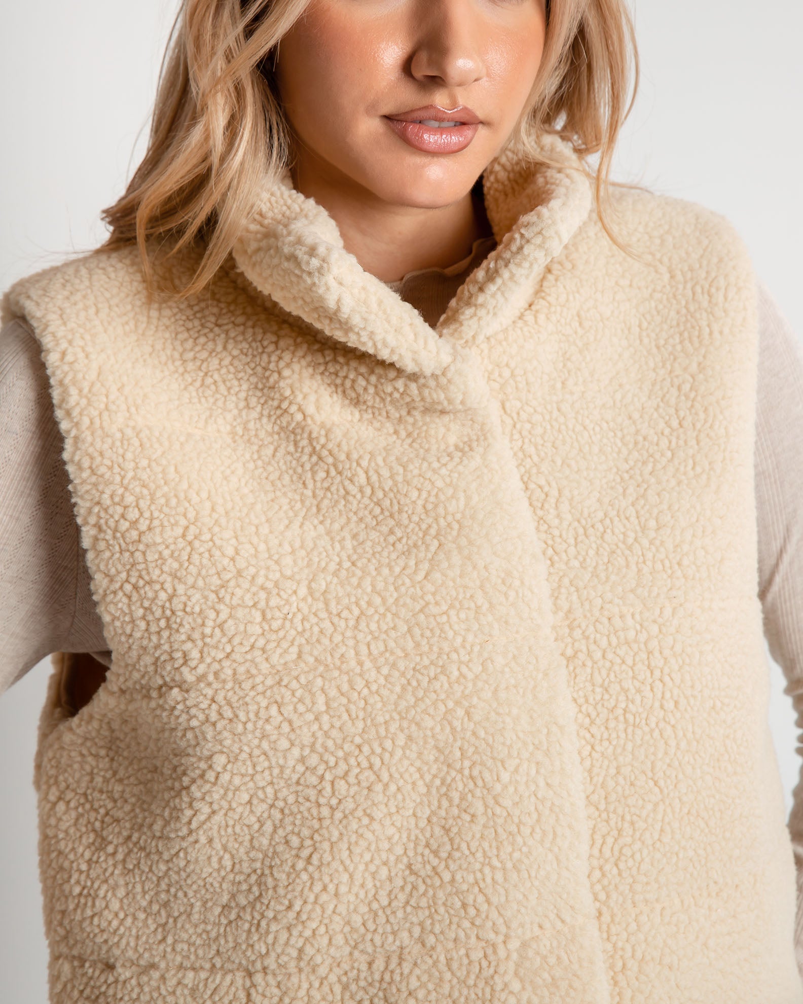 Women's sleeveless sheepskin jacket 'Be44rry'