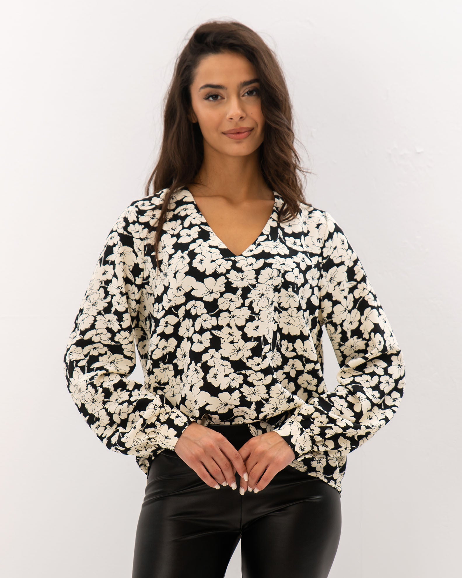 Women's Floral Blouse 'El44isa'-black flower