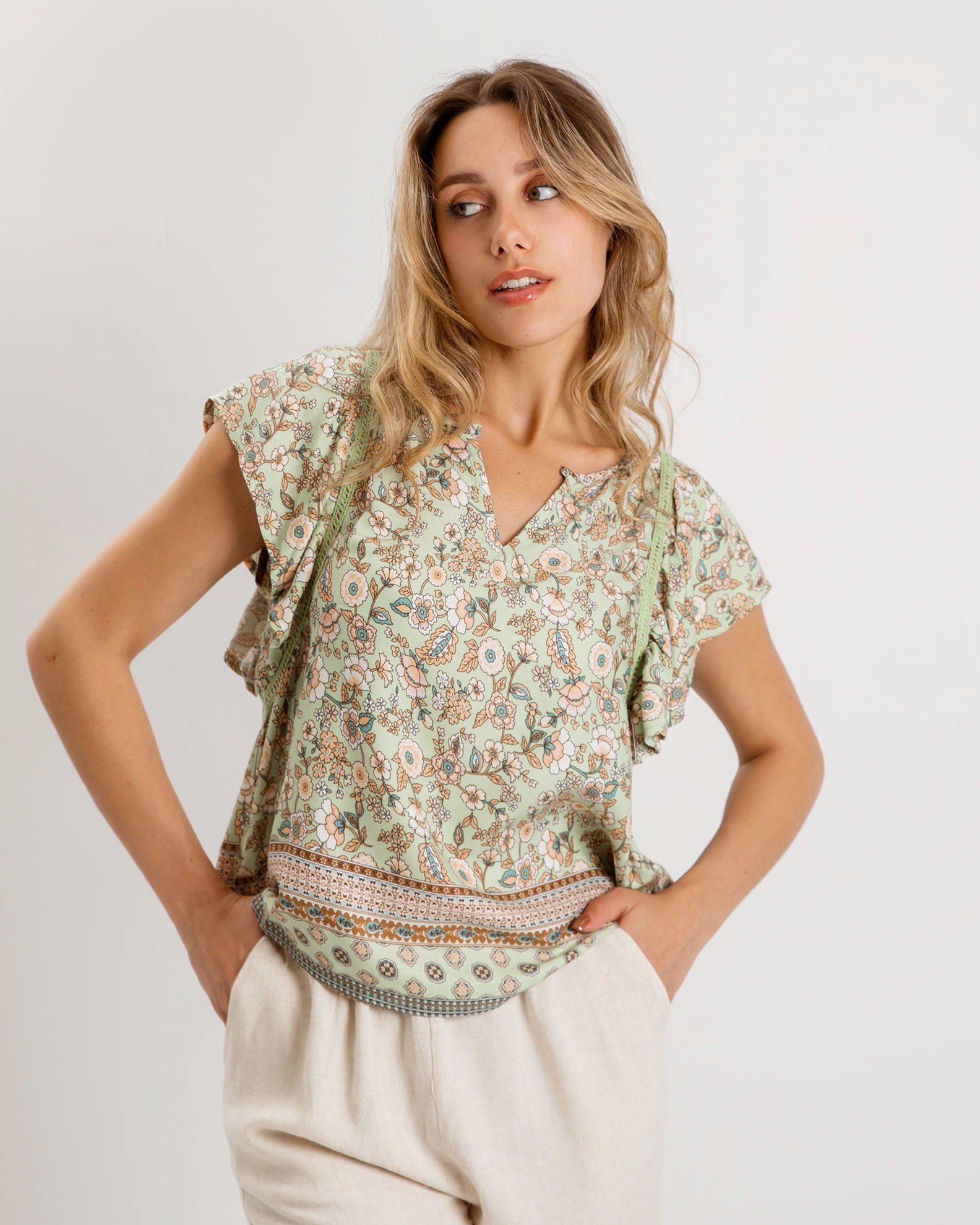 Women's short-sleeved floral blouse 'Pa44uline'-laurel green flower