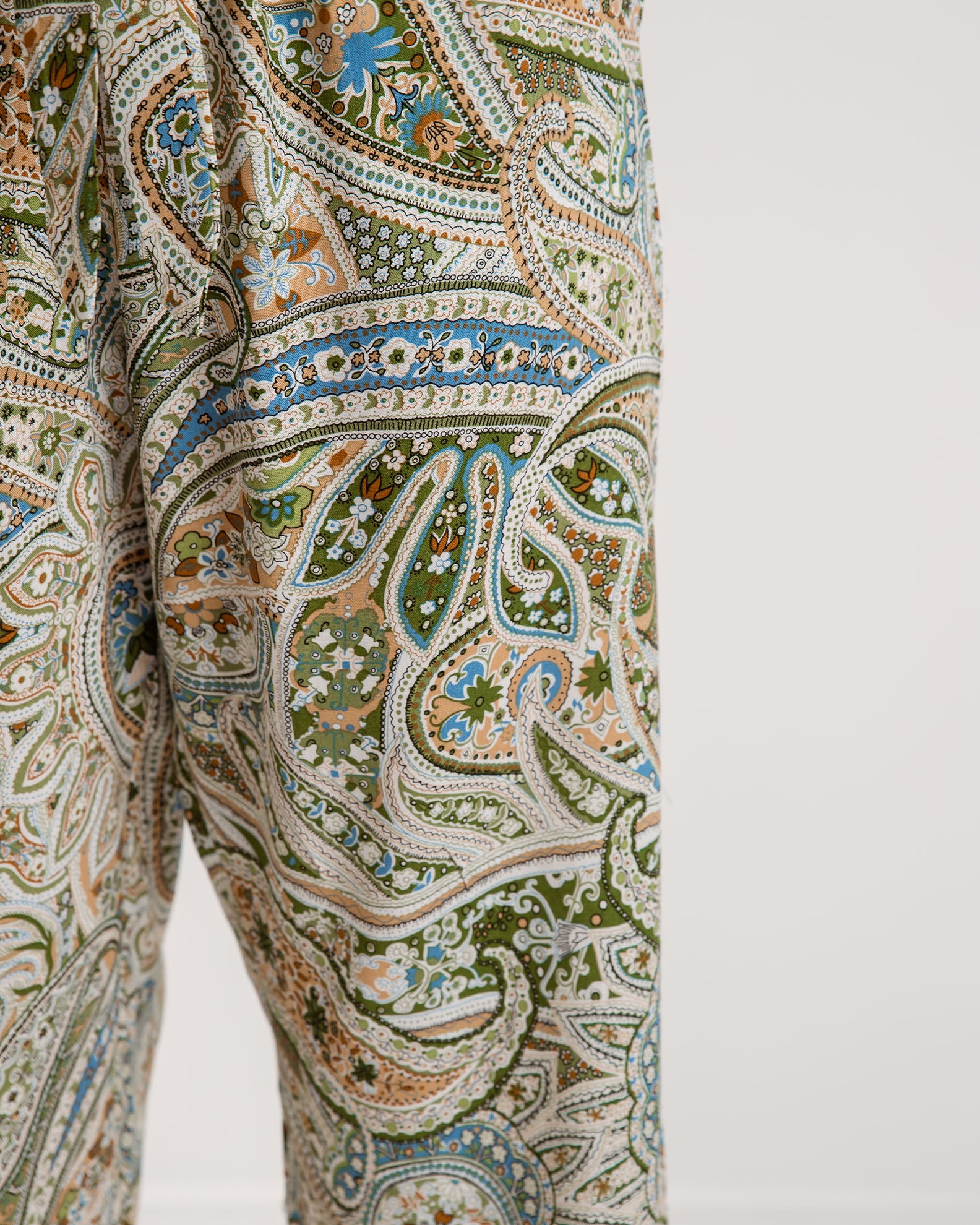 Khaki-khaki paisley printed 3/4 pants "Ci44ra" with elastic waist for women