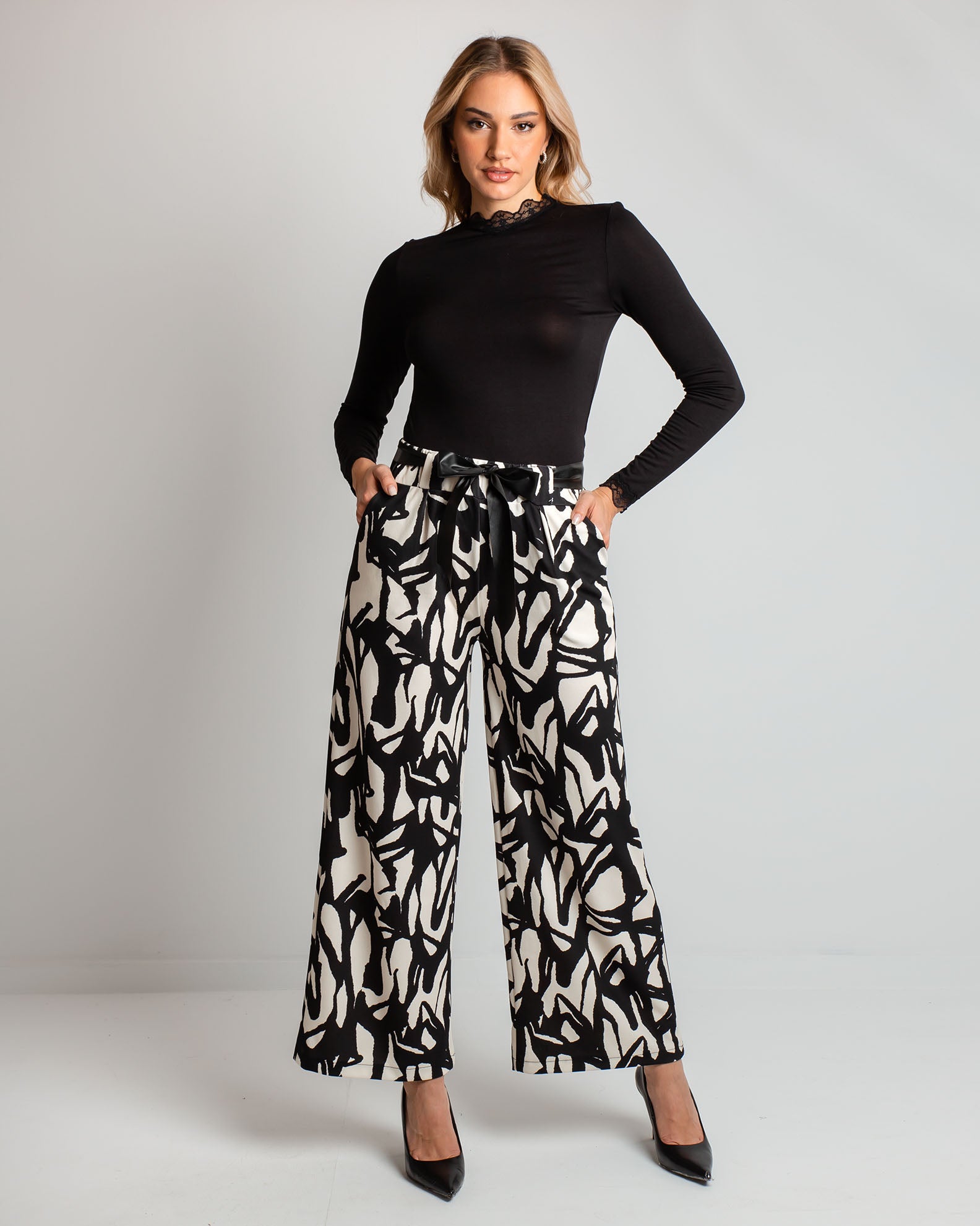 Women's printed pants-black div