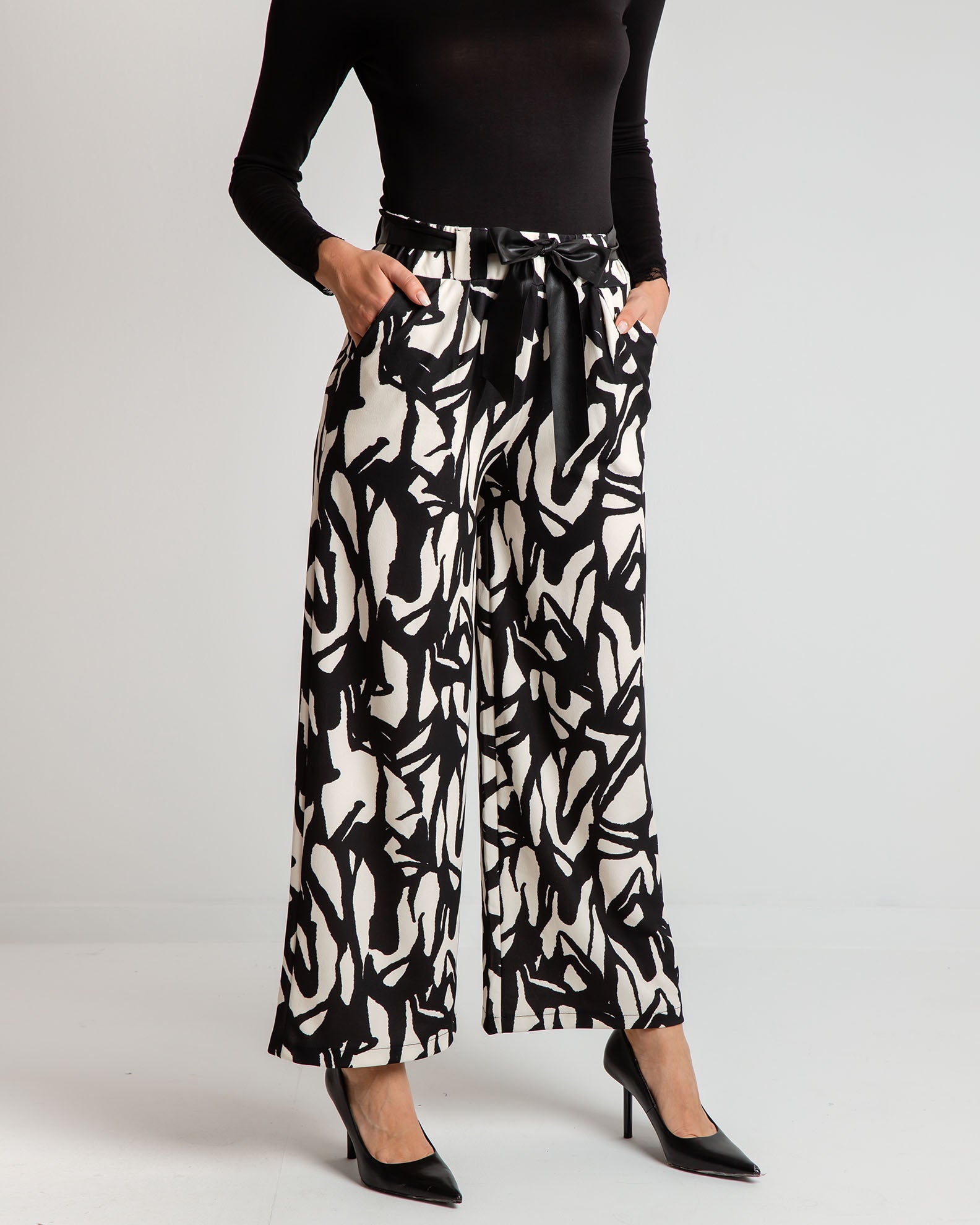 Women's printed pants-black div