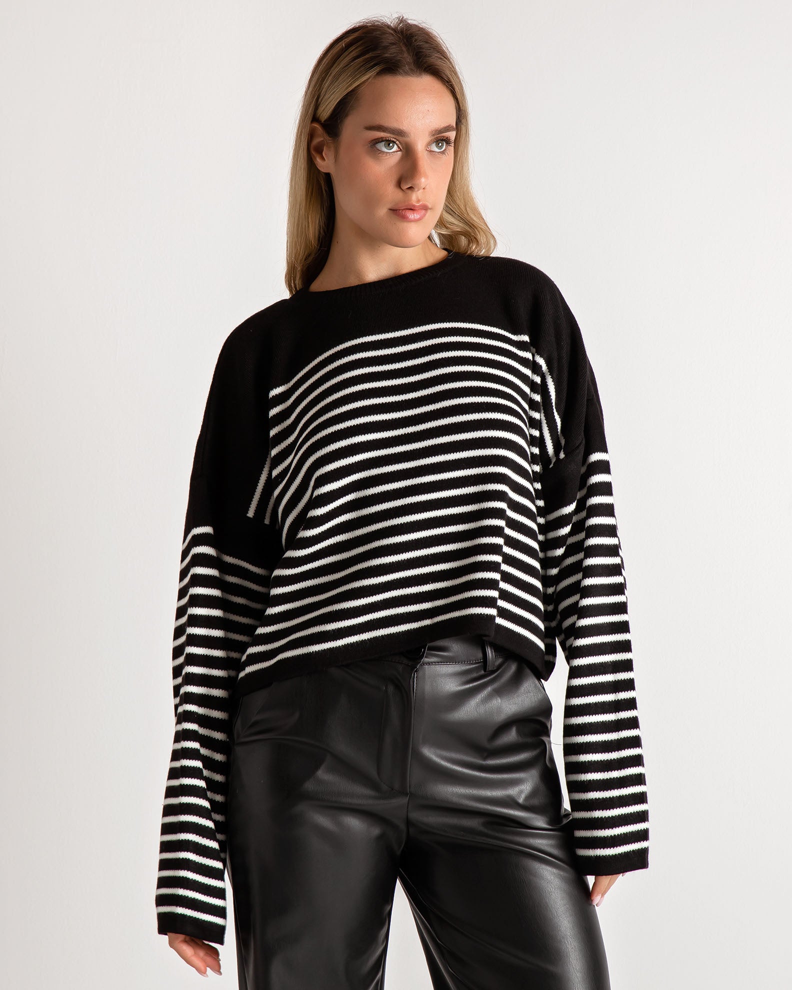 Women's knitted striped-BLACK