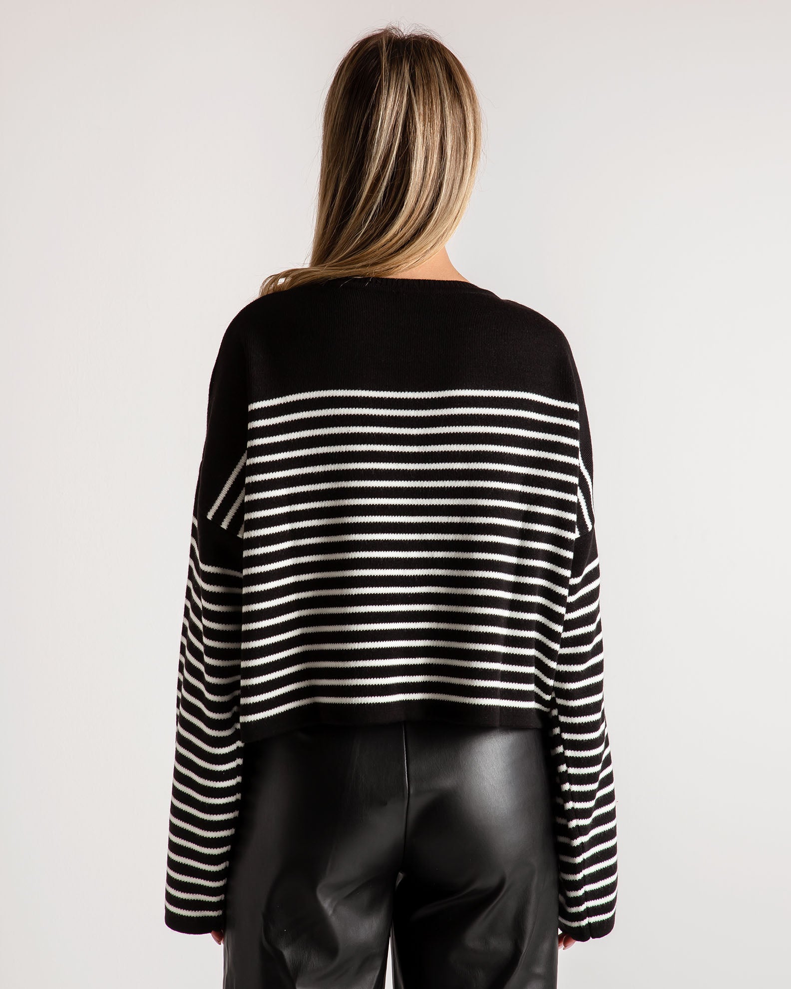 Women's knitted striped-BLACK