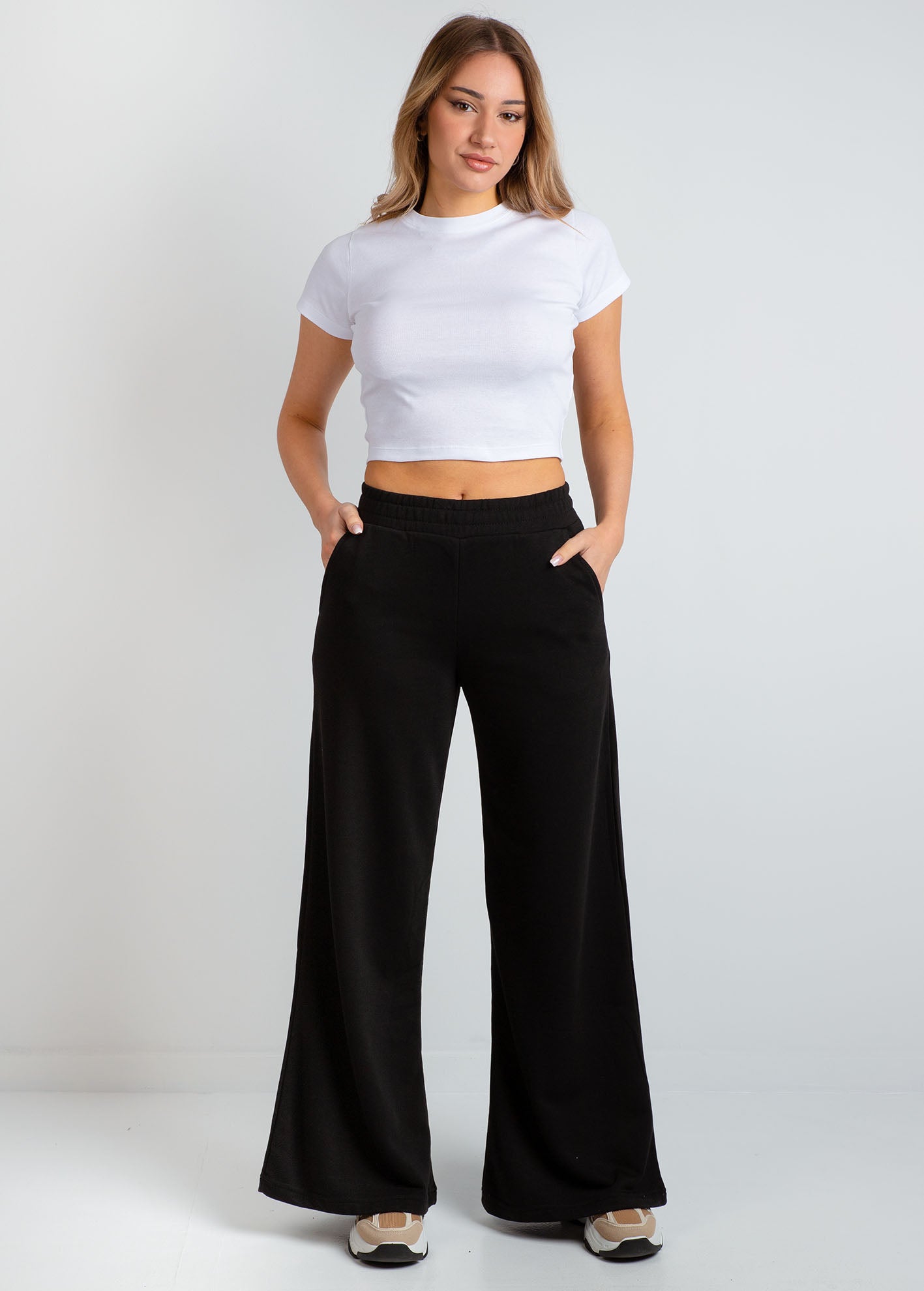Γυναικεία παντελόνα φούτερ wide leg-BLACK