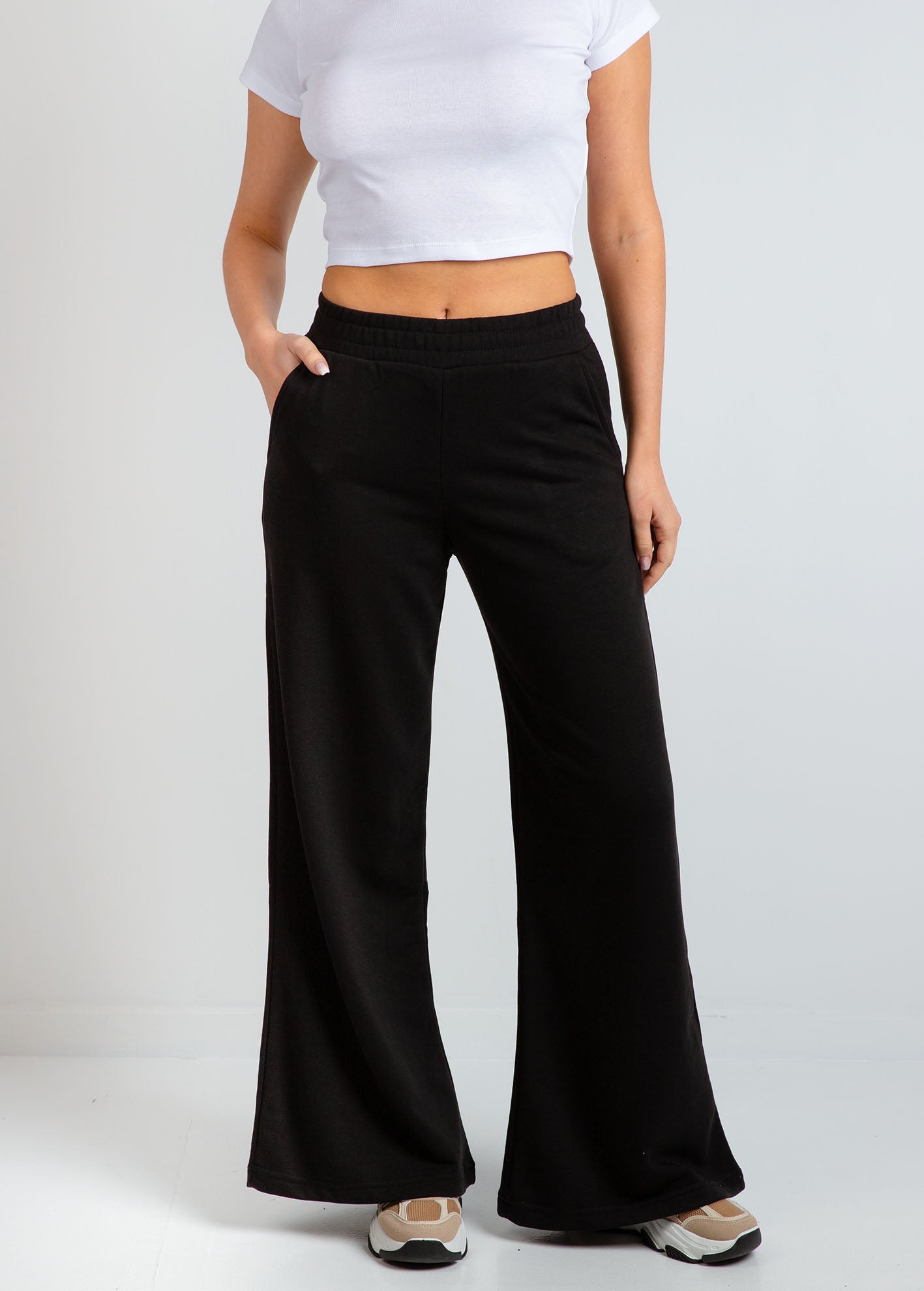Γυναικεία παντελόνα φούτερ wide leg-BLACK