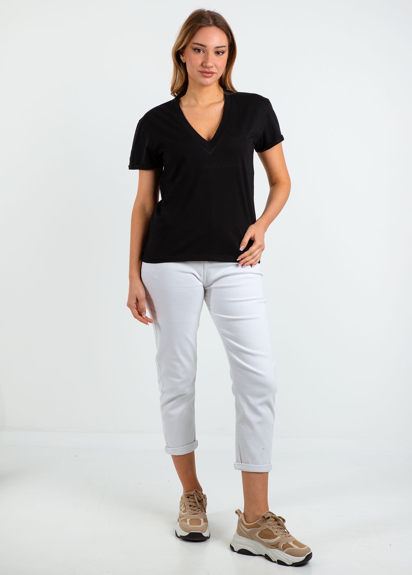 Γυναικείο basic t-shirt V 'Latina'-BLACK