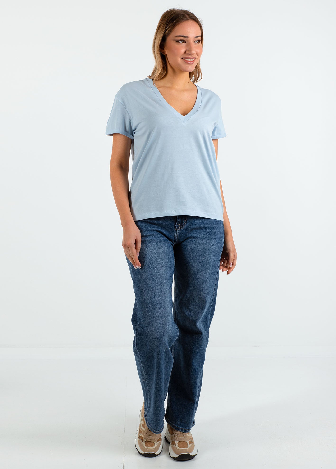 Γυναικείο basic t-shirt V 'Latina'-Sky Blue