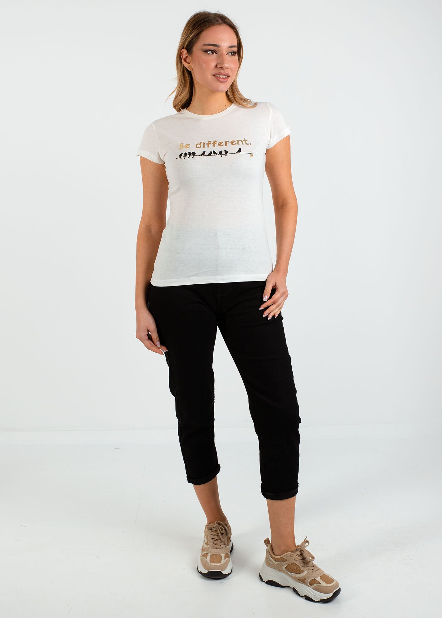 Γυναικεία μπλούζα με τύπωμα 'Be different'-OFFWHITE